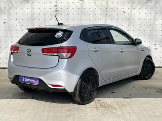 2017 Kia Rio III Рестайлинг, серебристый, 870000 рублей, вид 5