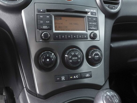 2011 Kia Carens II (UN), серебристый, 850000 рублей - вид 13
