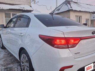 2017 Kia Rio IV, белый, 980000 рублей, вид 5