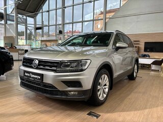 2019 Volkswagen Tiguan II, серебристый, 1890000 рублей, вид 3