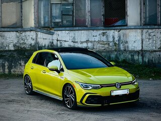 2022 Volkswagen Golf GTI VIII, золотистый, 2950000 рублей, вид 1