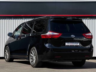 2018 Toyota Sienna III Рестайлинг 2, чёрный, 3060000 рублей, вид 4