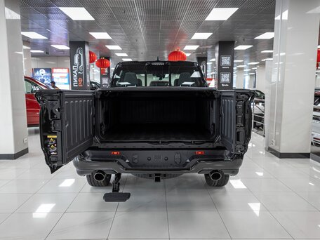 2026 Ram 1500 Crew Cab eTorque V Рестайлинг, чёрный, 11050000 рублей, вид 4