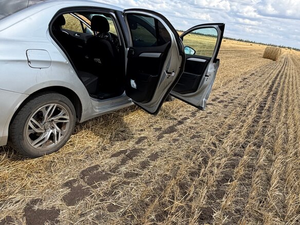 2015 Citroen C4 II, серебристый, 599999 рублей - вид 3
