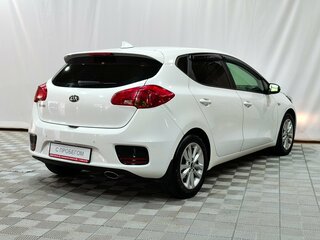 2017 Kia Ceed II Рестайлинг, белый, 1270000 рублей, вид 4