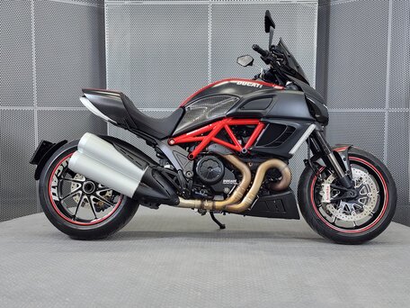2011 Ducati Diavel Carbon, чёрный, 699000 рублей, вид 1