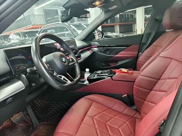2024 BMW 5 серии Long 525Li VIII (G60/G61/G68), чёрный, 5665000 рублей - вид 7