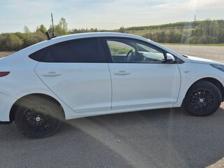 2020 Hyundai Solaris II Рестайлинг, белый, 1400000 рублей, вид 3