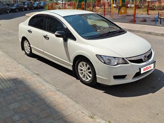 2011 Honda Civic VIII Рестайлинг, белый, 925000 рублей, вид 1