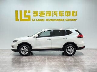 2023 Nissan X-Trail III Рестайлинг, белый, 2000000 рублей, вид 4