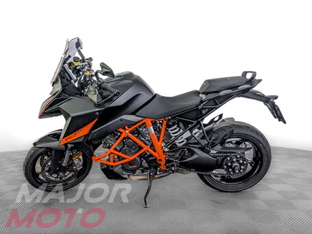 2022 KTM 1290 Super Duke GT, чёрный, 1345000 рублей, вид 2