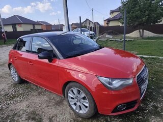 2013 Audi A1 I (8X), красный, 980000 рублей, вид 4