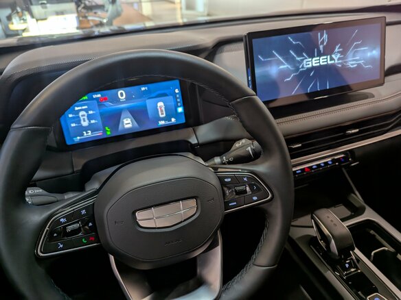 2024 Geely Okavango I Рестайлинг, серый - вид 10
