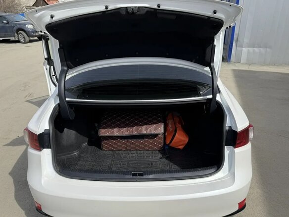 2014 Lexus IS 250 III, белый, 3000000 рублей - вид 8