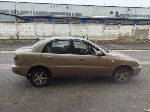 2007 Daewoo Lanos, бежевый - вид 2