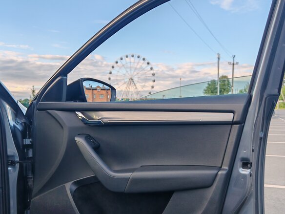 2018 Skoda Octavia III (A7) Рестайлинг, серый, 1700000 рублей - вид 13