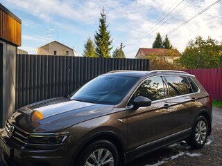2017 Volkswagen Tiguan II, коричневый, 1949999 рублей, вид 1