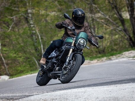 2024 Benelli Leoncino 800 Trail, серебристый, 650000 рублей, вид 5