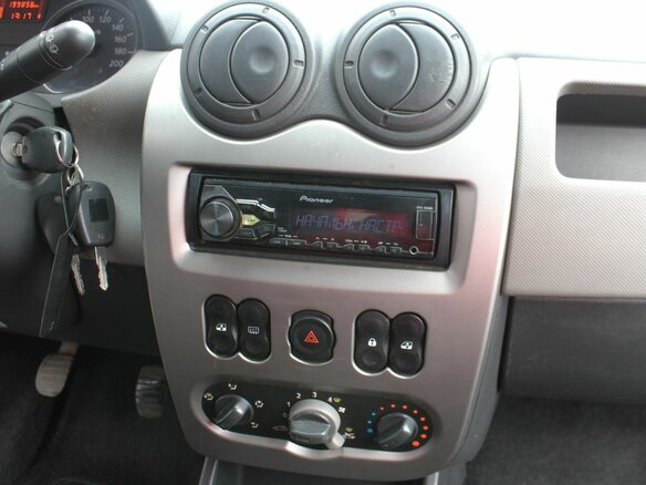 2011 Renault Sandero I, серый - вид 17