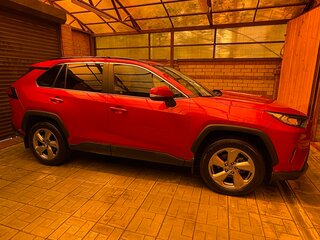 2021 Toyota RAV4 V (XA50), красный, 3550000 рублей, вид 5