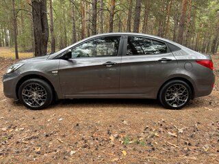 2011 Hyundai Solaris I, серый, 715000 рублей, вид 5