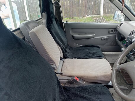 2000 Toyota Dyna, белый, 800000 рублей, вид 3