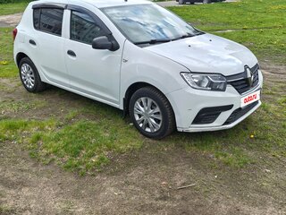 2018 Renault Sandero II Рестайлинг, белый, 700000 рублей, вид 4