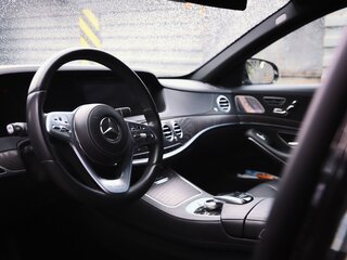2020 Mercedes-Benz Maybach S-Класс 450 I (X222) Рестайлинг, чёрный, 6000000 рублей, вид 4