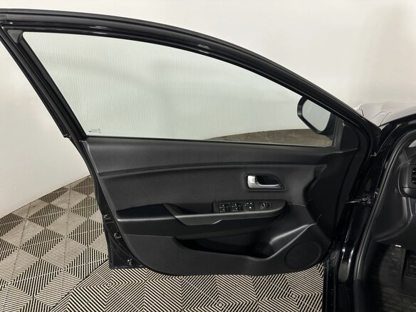 2015 Kia Rio 6-speed III, чёрный - вид 7