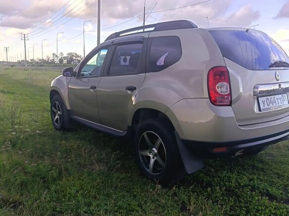 2014 Renault Duster I, бежевый, 935000 рублей - вид 2