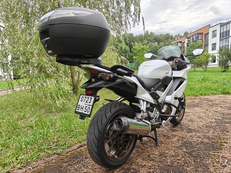 2016 Honda VFR 800, белый, 659000 рублей, вид 2