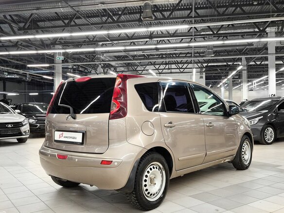 2013 Nissan Note I Рестайлинг, коричневый, 629000 рублей - вид 2
