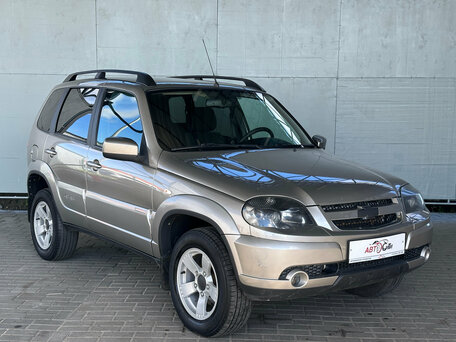 2018 Chevrolet Niva I Рестайлинг, коричневый, 800000 рублей, вид 4