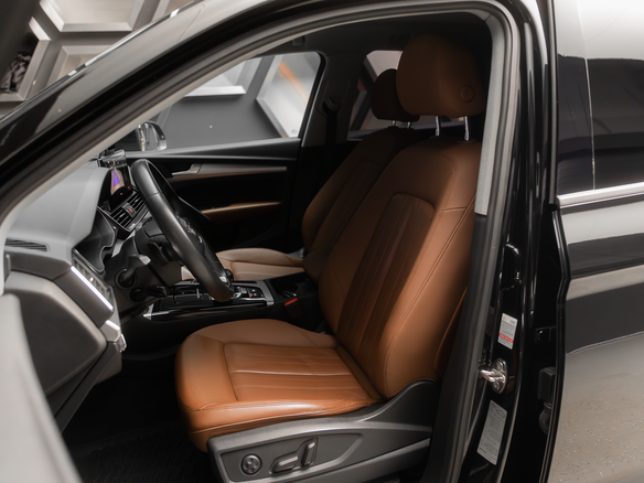 2021 Audi Q5 45 TFSI II (FY) Рестайлинг, чёрный, 3850000 рублей - вид 16