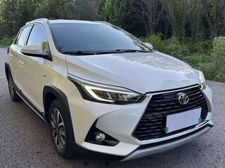 2023 Toyota Yaris L X XP150 Рестайлинг, белый, 1300000 рублей, вид 1