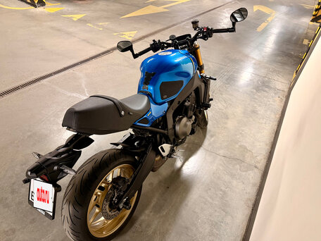2022 Yamaha XSR900, синий, 990000 рублей, вид 4