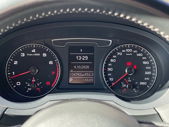 2018 Audi Q3 I (8U) Рестайлинг, белый - вид 15