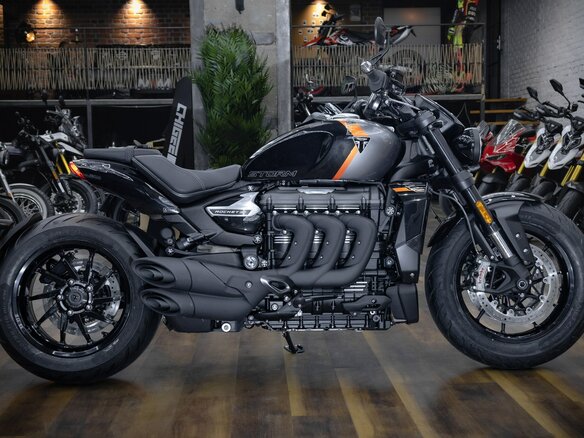 2026 Triumph Rocket 3, чёрный, 3390000 рублей - вид 1