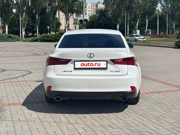 2014 Lexus IS 250 III, белый, 2000000 рублей - вид 4