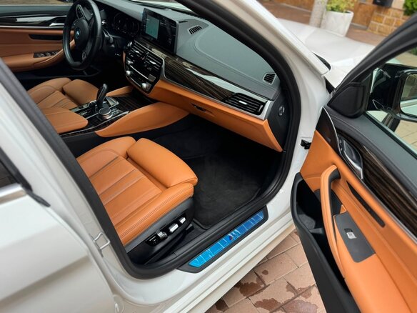2021 BMW 5 серии 520i VII (G30/G31/G38) Рестайлинг, белый, 5200000 рублей - вид 6