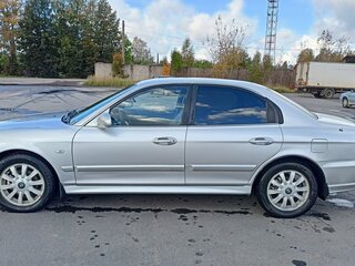 2005 Hyundai Sonata ТагАЗ IV (EF) Рестайлинг, серебристый, 480000 рублей, вид 3