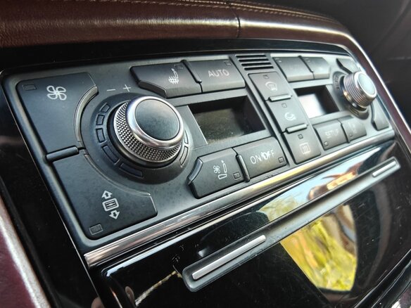 2007 Audi A8 II (D3) Рестайлинг 2, коричневый, 1050000 рублей - вид 13