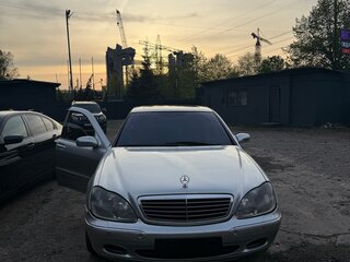 1999 Mercedes-Benz S-Класс 320 IV (W220), серебристый, 600000 рублей, вид 3