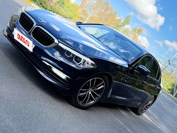 2018 BMW 5 серии 520d VII (G30/G31/G38), синий, 2600000 рублей