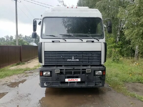 2011 МАЗ 544028, белый, 600000 рублей