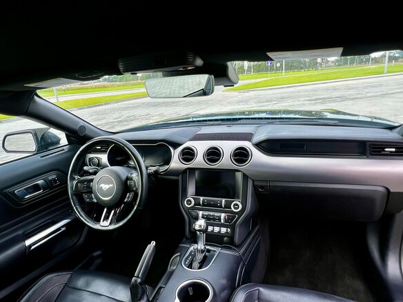 2023 Ford Mustang VI Рестайлинг, чёрный, 3100000 рублей - вид 11