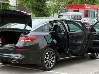 2019 Kia Optima IV Рестайлинг, чёрный, 2200000 рублей, вид 5