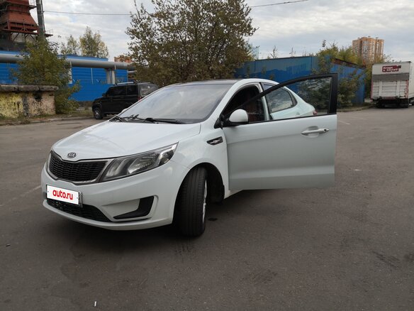2012 Kia Rio III, белый, 610000 рублей - вид 2