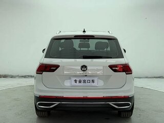2022 Volkswagen Tiguan II Рестайлинг, белый, 2400000 рублей, вид 4