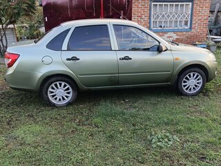2013 Lada (ВАЗ) Granta I, зелёный, 290000 рублей, вид 4